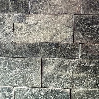 Tonos de Piedra Cortada Gris Verdoso: gris verdoso, gris claro, grafito, en un acercamiento de la muestra real